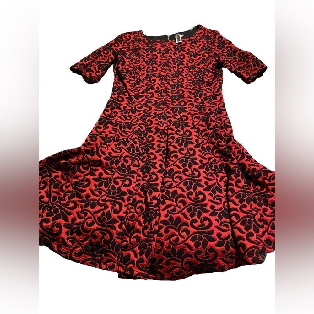 Julian Taylor New York size 12 brocade dress zips up back excellent condition